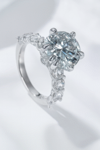 2 Carats Moissanite 925 Silver Ring - Image 2