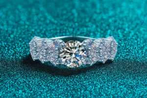 Pure PT950 Platinum Emerald Cut 5 Carats Moissanite Ring - Image 3